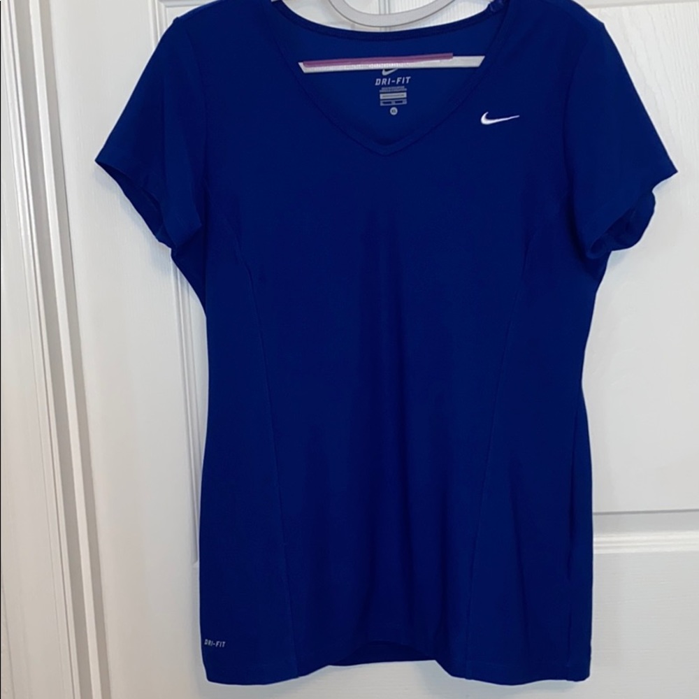 Nike Women’s Dri-Fit Size XL shirt